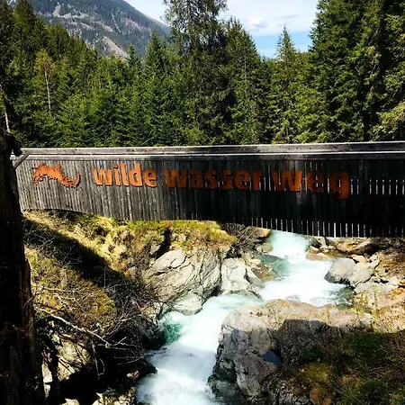 Haus Marco 아파트 *